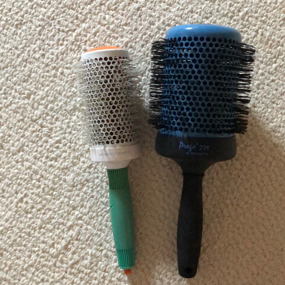 2 Hair brushes ( #102)